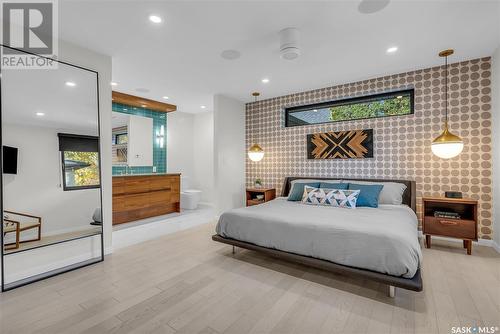 211 Lake Crescent, Saskatoon, SK - Indoor Photo Showing Bedroom