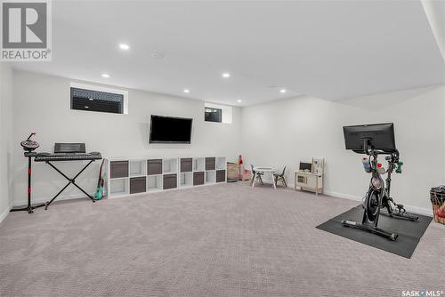 211 Lake Crescent, Saskatoon, SK - Indoor Photo Showing Gym Room