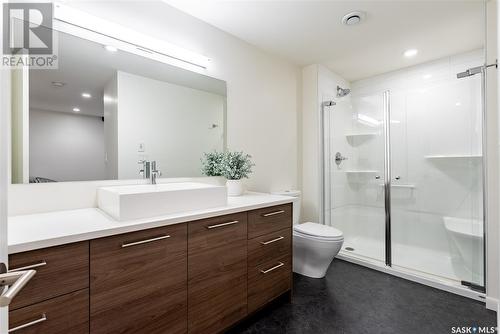 211 Lake Crescent, Saskatoon, SK - Indoor Photo Showing Bathroom