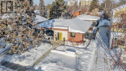 211 Lake Crescent, Saskatoon, SK - Outdoor