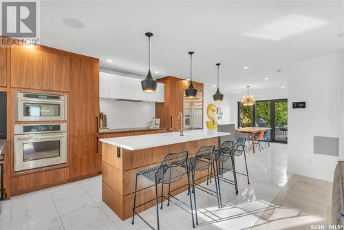 211 Lake Crescent, Saskatoon, SK - Indoor Photo Showing Kitchen With Upgraded Kitchen