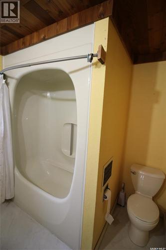 Wills Acreage, Frontier, SK - Indoor Photo Showing Bathroom