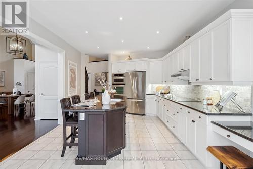 30 Illingworth Lane, Ajax (Central West), ON - Indoor Photo Showing Kitchen With Upgraded Kitchen