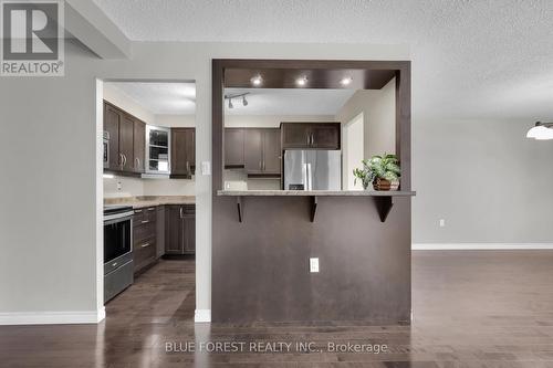 1701 - 323 Colborne Street, London, ON - Indoor Photo Showing Kitchen