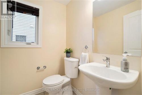 524 Paine Avenue, Ottawa, ON - Indoor Photo Showing Bathroom