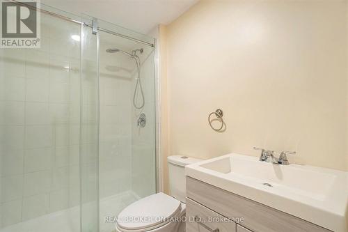 524 Paine Avenue, Ottawa, ON - Indoor Photo Showing Bathroom