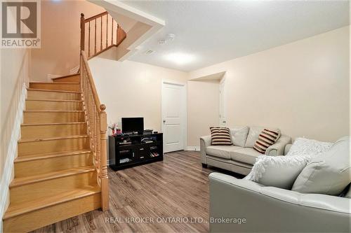 524 Paine Avenue, Ottawa, ON - Indoor