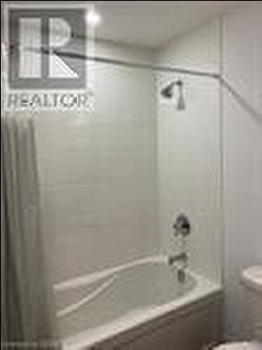 503 - 26 Lowes Road, Guelph (Clairfields), ON - Indoor Photo Showing Bathroom