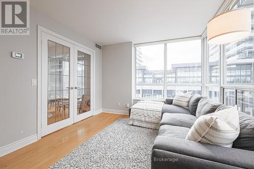 504 - 1103 Leslie Street, Toronto, ON - Indoor Photo Showing Living Room