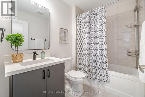 619 Beam Court, Milton, ON - Indoor Photo Showing Bathroom