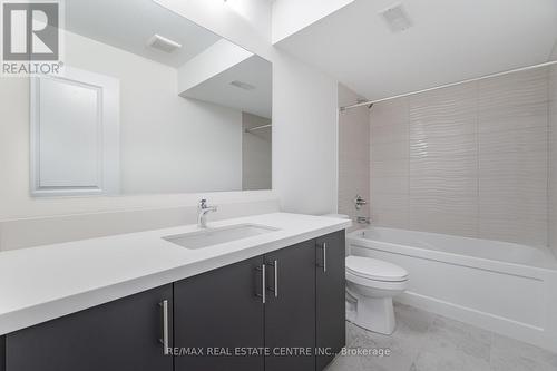 619 Beam Court, Milton, ON - Indoor Photo Showing Bathroom