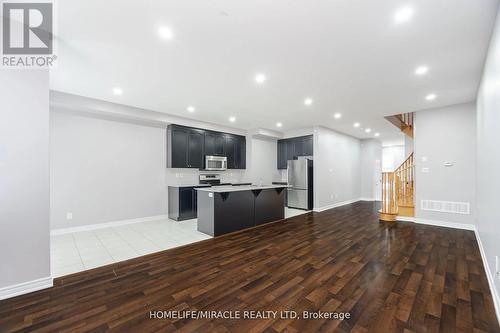 93 Kempenfelt Trail, Brampton, ON - Indoor Photo Showing Kitchen