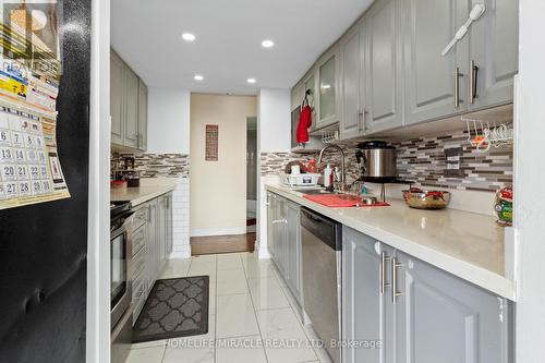 1606 - 1 Rowntree Road, Toronto, ON - Indoor Photo Showing Kitchen