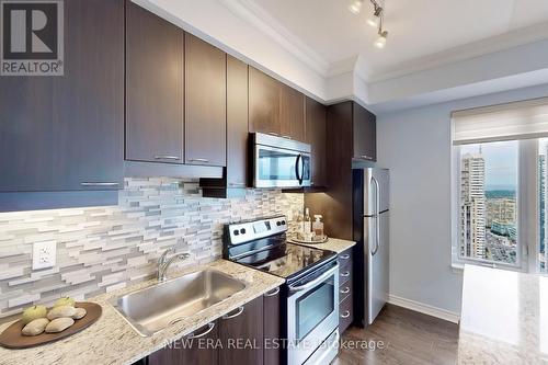 3408 - 385 Prince Of Wales Drive, Mississauga, ON - Indoor Photo Showing Kitchen With Upgraded Kitchen