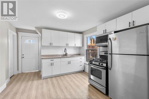 945 Windsor Avenue Unit# Main, Windsor, ON - Indoor Photo Showing Kitchen