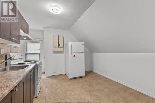 947 Windsor Avenue Unit# Upper, Windsor, ON - Indoor Photo Showing Kitchen