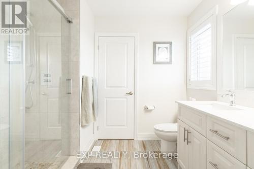 Upper - 8 Bannister Crescent, Brampton, ON - Indoor Photo Showing Bathroom