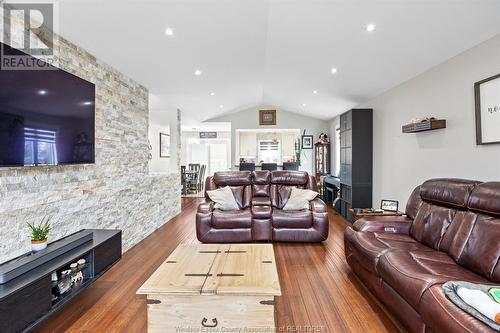 219 Beechwood Drive, Lakeshore, ON - Indoor Photo Showing Living Room