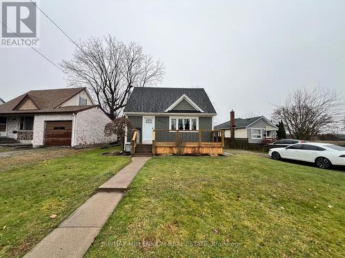 6077 Collins Drive, Niagara Falls, ON - Outdoor With Deck Patio Veranda With Facade