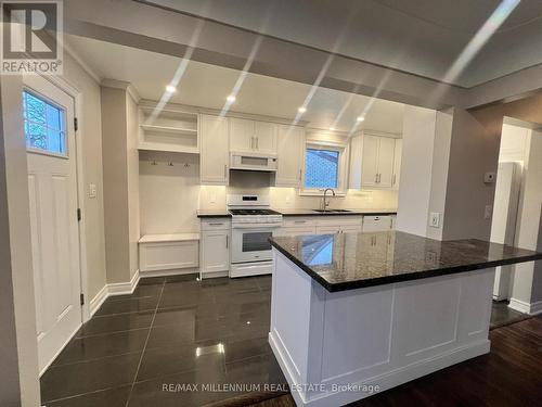 6077 Collins Drive, Niagara Falls, ON - Indoor Photo Showing Kitchen