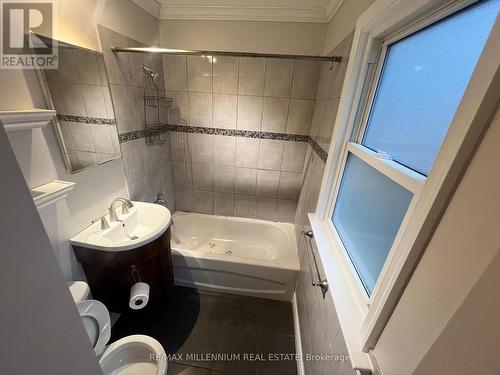 6077 Collins Drive, Niagara Falls, ON - Indoor Photo Showing Bathroom