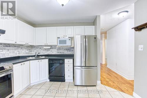 14 Saddler Street, Pelham, ON - Indoor Photo Showing Kitchen With Double Sink