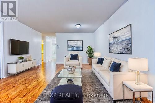 14 Saddler Street, Pelham, ON - Indoor Photo Showing Living Room