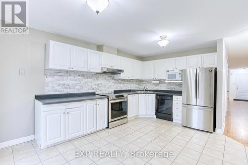 14 Saddler Street, Pelham, ON - Indoor Photo Showing Kitchen