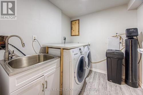 156 Carter Crescent, Cambridge, ON - Indoor Photo Showing Laundry Room