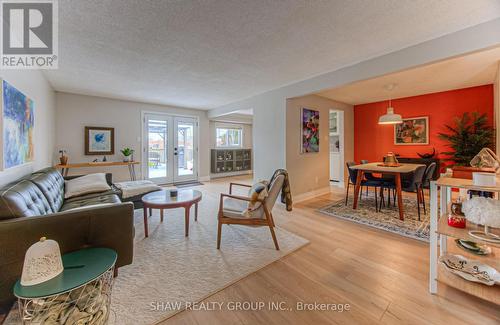 156 Carter Crescent, Cambridge, ON - Indoor Photo Showing Living Room