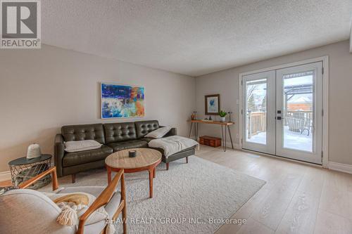 156 Carter Crescent, Cambridge, ON - Indoor Photo Showing Living Room