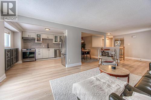 156 Carter Crescent, Cambridge, ON - Indoor Photo Showing Living Room