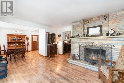 5801 Bossert Road, Niagara Falls (224 - Lyons Creek), ON - Indoor Photo Showing Living Room With Fireplace