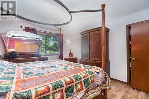 5801 Bossert Road, Niagara Falls (224 - Lyons Creek), ON - Indoor Photo Showing Bedroom