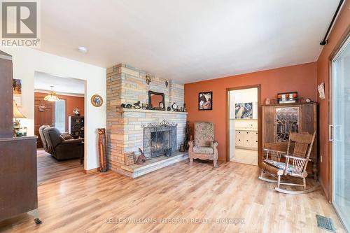 5801 Bossert Road, Niagara Falls (224 - Lyons Creek), ON - Indoor With Fireplace