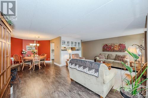 401 - 8 Christopher Court, Guelph (Hanlon Creek), ON - Indoor