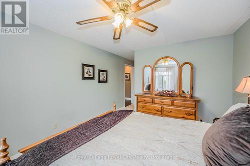 401 - 8 Christopher Court, Guelph (Hanlon Creek), ON - Indoor Photo Showing Bedroom