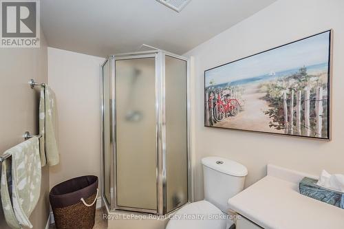 401 - 8 Christopher Court, Guelph (Hanlon Creek), ON - Indoor Photo Showing Bathroom