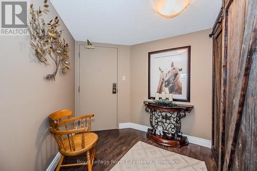 401 - 8 Christopher Court, Guelph (Hanlon Creek), ON - Indoor Photo Showing Other Room