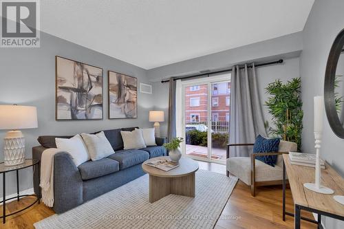 109 - 120 Aspen Springs Drive, Clarington, ON - Indoor Photo Showing Living Room