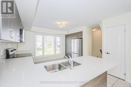 256 Law Drive, Guelph (Grange Hill East), ON - Indoor Photo Showing Kitchen With Double Sink