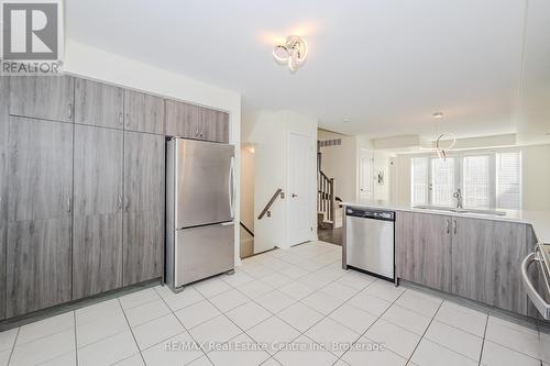 256 Law Drive, Guelph (Grange Hill East), ON - Indoor Photo Showing Kitchen With Stainless Steel Kitchen