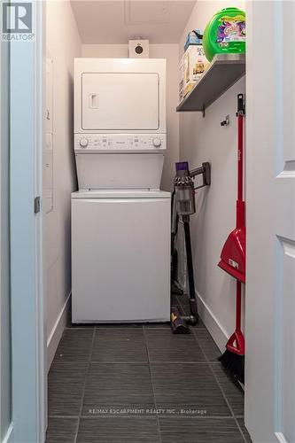 226 - 125 Shoreview Place, Hamilton, ON - Indoor Photo Showing Laundry Room