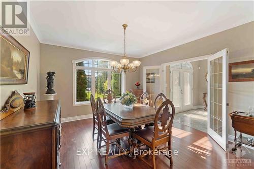 6163 Elkwood Drive, Ottawa, ON - Indoor Photo Showing Dining Room