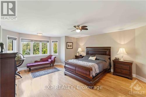 6163 Elkwood Drive, Ottawa, ON - Indoor Photo Showing Bedroom