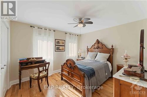 6163 Elkwood Drive, Ottawa, ON - Indoor Photo Showing Bedroom