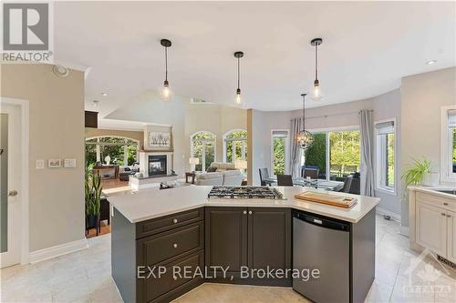 6163 Elkwood Drive, Ottawa, ON - Indoor Photo Showing Kitchen