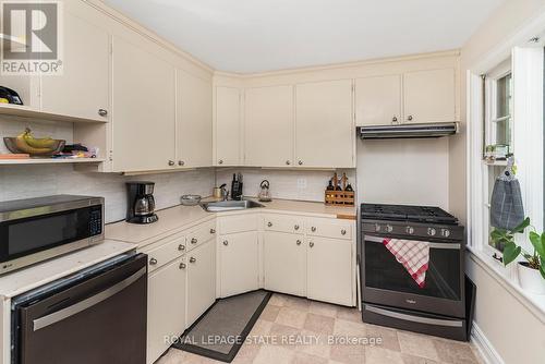 2 Mountain Brow Boulevard, Hamilton, ON - Indoor Photo Showing Kitchen