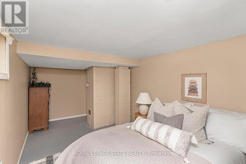 2 Mountain Brow Boulevard, Hamilton, ON - Indoor Photo Showing Bedroom