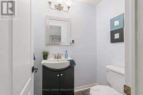 50 Smith Drive, Halton Hills, ON - Indoor Photo Showing Bathroom